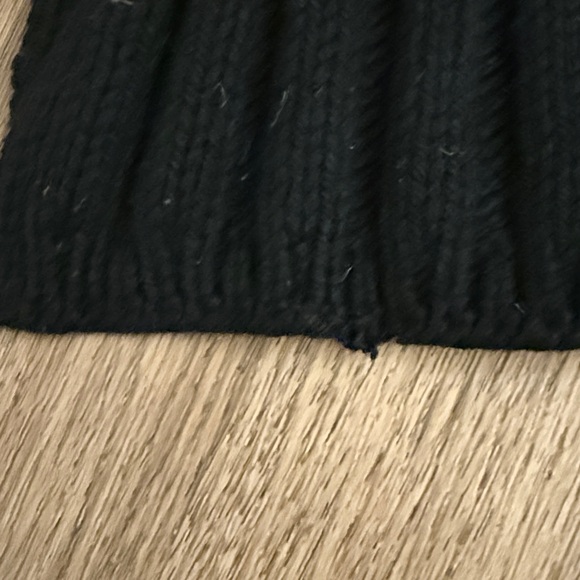 M CASHMERE wool and cashmere blend black ribbed scarf - Picture 4 of 4